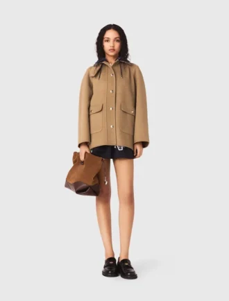 Abrigo de lana con capucha desmontable