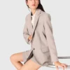 Blazer de traje a rayas con pedrería