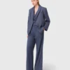 Blazer de traje estructurado con pedrería