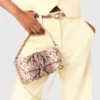 Bolso Miss M Walk con efecto pitón