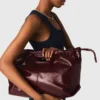 Bolso tote M de piel craquelada Bolso tote M de piel craquelada