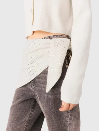 Bufanda triangular de lana con pedrería Bufanda triangular de lana con pedrería