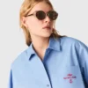Camisa bordada con pliegues en la espalda