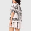 Camisa bordada de manga corta