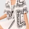Camisa bordada de manga corta