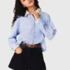 Camisa con cuello de joya desmontable Camisa con cuello de joya desmontable