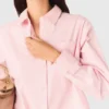 Camisa con pañuelo desmontable