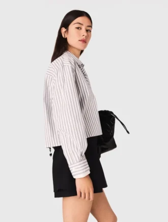 Camisa con pedrería y corbata desmontable