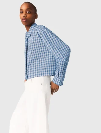 Camisa con pedrería y corbata desmontable