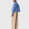 Camisa con pedrería y corbata desmontable