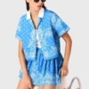 Camisa estampada con cuello en contraste