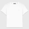 Camiseta con pequeño logotipo bordado
