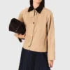 Chaqueta con cuello contrastado desmontable