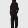 Chaqueta corta con cuello de piel desmontable