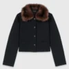 Chaqueta corta con cuello de piel desmontable