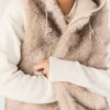 Chaqueta corta de piel sintética