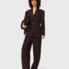 Chaqueta de traje con cinturón Chaqueta de traje con cinturón