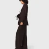 Chaqueta de traje con cinturón Chaqueta de traje con cinturón