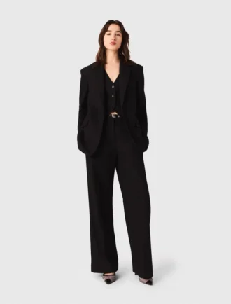 Chaqueta de traje con pedrería Chaqueta de traje con pedrería