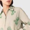 Chaqueta técnica con abalorios