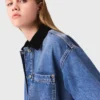 Chaqueta vaquera desgastada