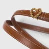 Cinturón fino con corazón Cinturón fino con corazón