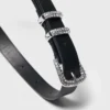 Cinturón fino con hebilla de diamantes
