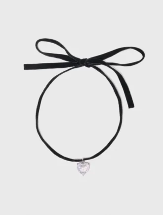 Collar con corazón y cordón de terciopelo