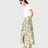 Falda larga estampada con pantalones cortos