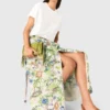 Falda larga estampada con pantalones cortos