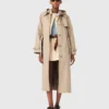 Gabardina con capucha desmontable Gabardina con capucha desmontable