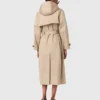 Gabardina con capucha desmontable Gabardina con capucha desmontable