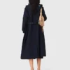 Gabardina con capucha desmontable con pedrería