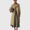 Gabardina con tachuelas Gabardina con tachuelas