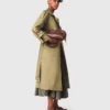 Gabardina con tachuelas Gabardina con tachuelas