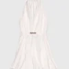 Mini vestido sin espalda bordado Mini vestido sin espalda bordado