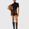 Minifalda de piel sintética con estampado de leopardo