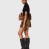 Minifalda de piel sintética con estampado de leopardo