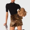 Minifalda de piel sintética con estampado de leopardo