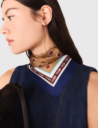 Pañuelo con estampado floral