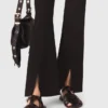 Pantalones con abertura