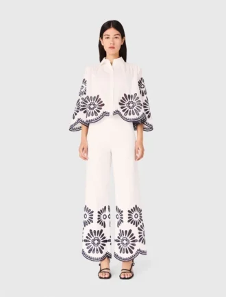 Pantalones con detalle de ganchillo
