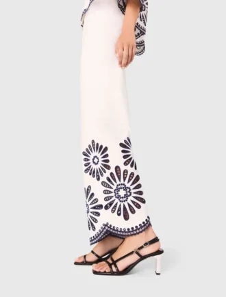 Pantalones con detalle de ganchillo