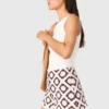 Pantalones cortos de ganchillo con estampado floral