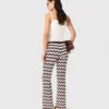 Pantalones de ganchillo en zigzag Pantalones de ganchillo en zigzag