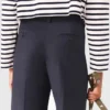 Pantalones de traje con detalle de cadena Pantalones de traje con detalle de cadena