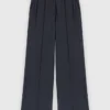 Pantalones de traje con detalle de cadena Pantalones de traje con detalle de cadena