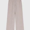 Pantalones de traje con pedrería Pantalones de traje con pedrería