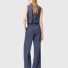 Pantalones de traje con pliegues y pedrería Pantalones de traje con pliegues y pedrería
