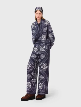 Pantalones fluidos con estampado de pañuelo